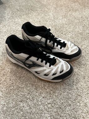 Mizuno White and Black Volleyball Sneakers